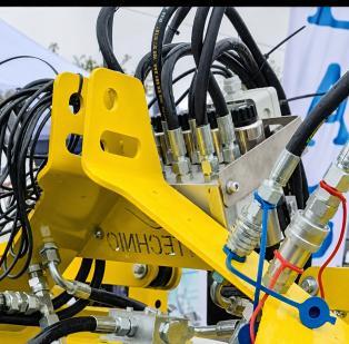 Hydraulik-Steuerventil mit Joystick (4 Sektionen)